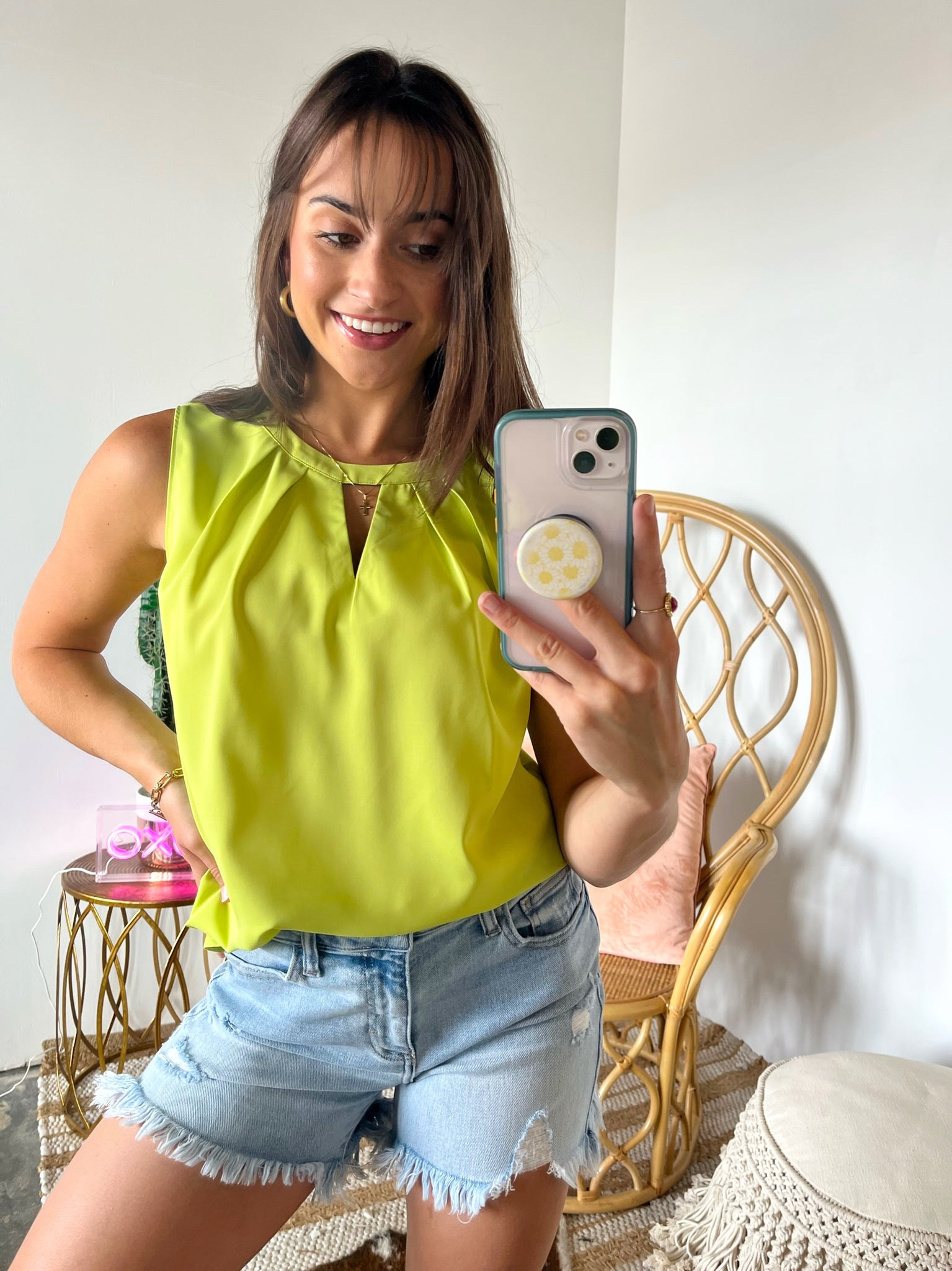 SIZE LARGE A SIDE OF LIME TOP
